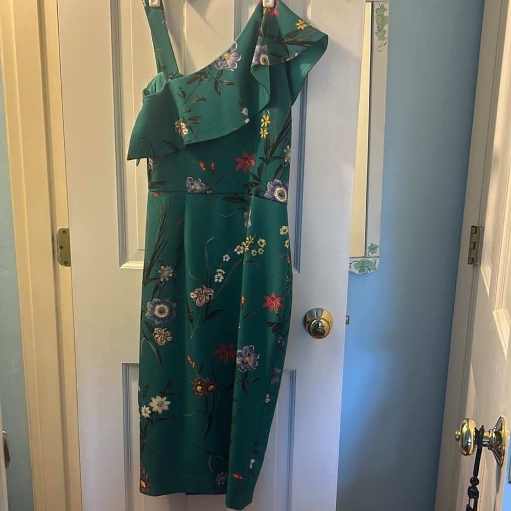 Oasis Asymmetrical Green Floral Dress View 2